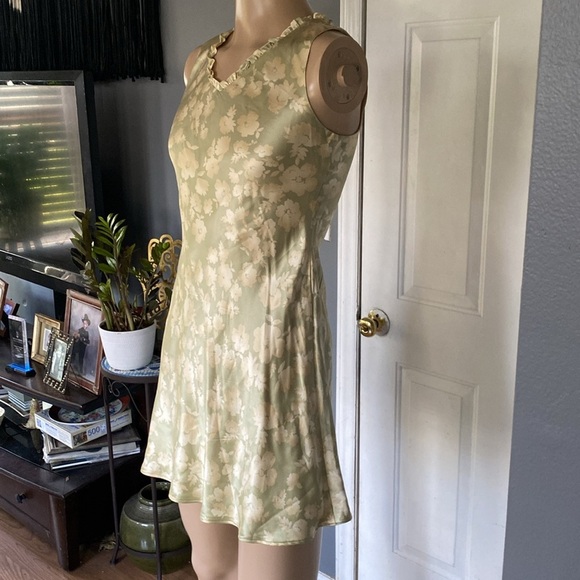 Petite Sophisticate vintage silk dress be - Picture 3 of 7